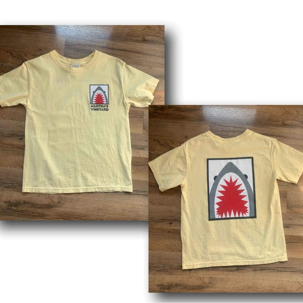 Martha Vineyard Shark Tee Youth Large EUC